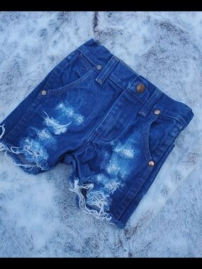 Wrangler 2T Slim Distressed Denim Shorts